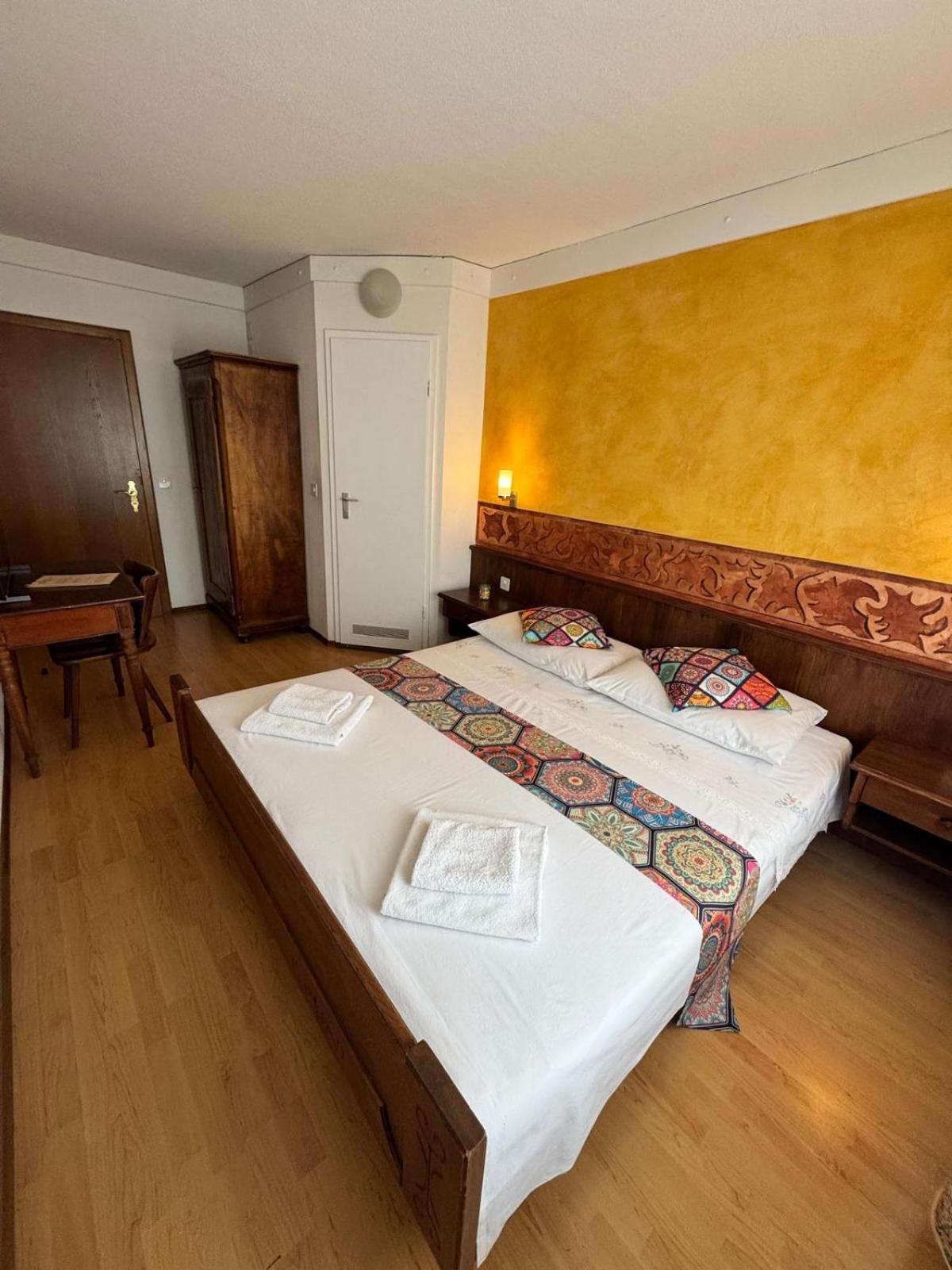 Hotel Post Cunter Biancardi Савоньин Экстерьер фото