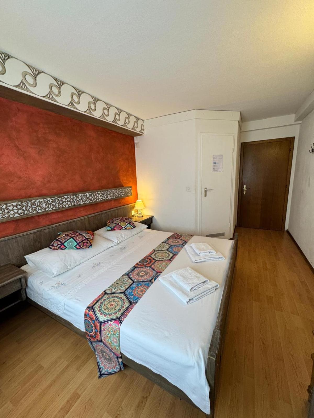 Hotel Post Cunter Biancardi Савоньин Экстерьер фото